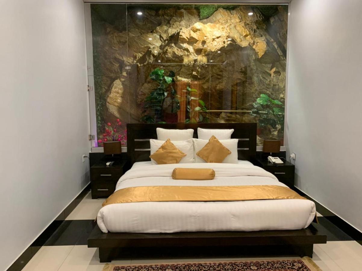 Burj Al Swat Hotel Saidu Sharif Eksteriør billede