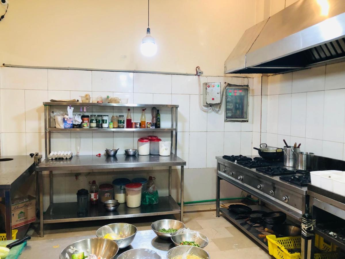 Burj Al Swat Hotel Saidu Sharif Eksteriør billede